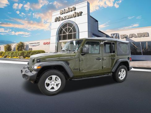 Certified 2022 Jeep Wrangler Unlimited Sport AWD/4WD image 10