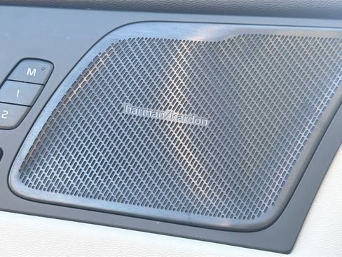 Used 2025 Volvo XC60 B5 Ultra w/ Climate Package image 24