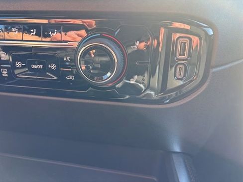 Used 2025 Chevrolet Silverado 1500 RST image 40