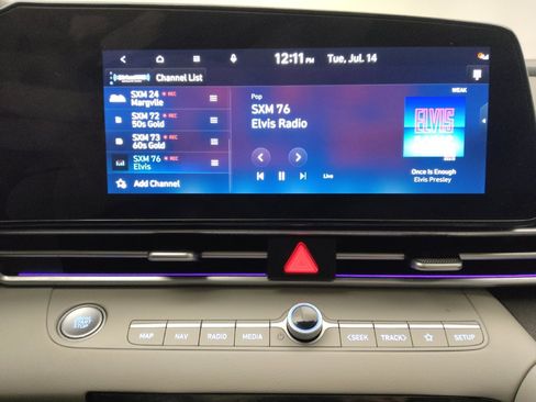 Used 2023 Hyundai Elantra Limited w/ Preferred Accessory Package FWD image 25