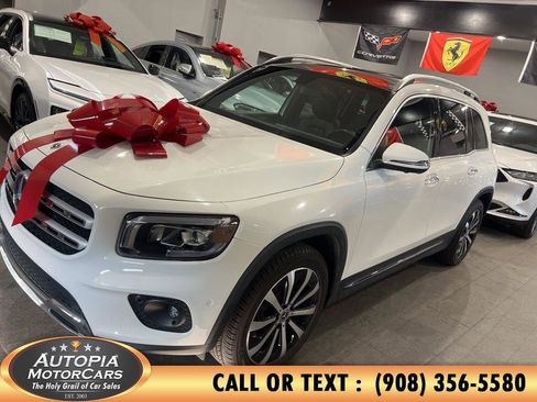 Used 2021 Mercedes-Benz GLB 250 image 2