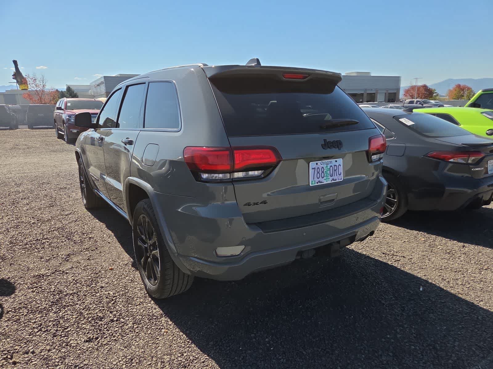Used 2021 Jeep Grand Cherokee Laredo X AWD/4WD image 3