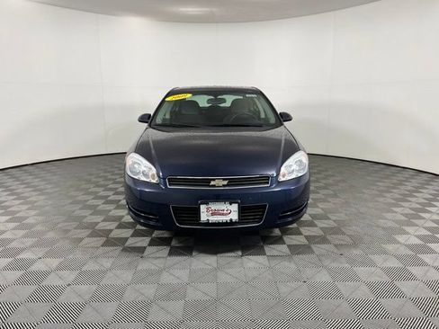 Used 2009 Chevrolet Impala LT FWD image 2