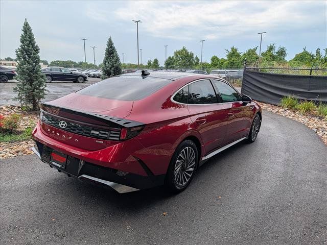 Certified 2024 Hyundai Sonata Limited FWD image 5