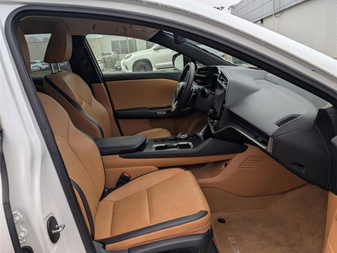 Certified 2023 Lexus RZ 450e Premium w/ Technology Package AWD/4WD image 11