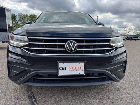 Used 2022 Volkswagen Tiguan SE AWD/4WD image 2