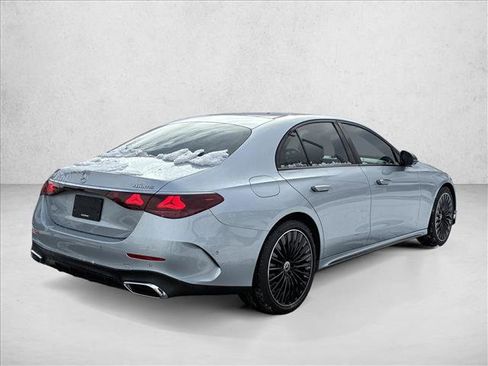 Used 2024 Mercedes-Benz E 350 4MATIC Sedan image 4