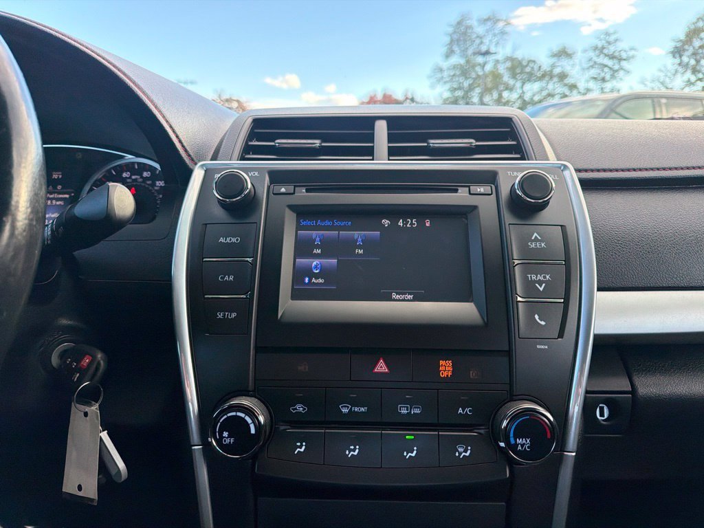 Used 2016 Toyota Camry SE FWD image 24