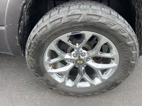 Used 2019 RAM 1500 Limited image 12