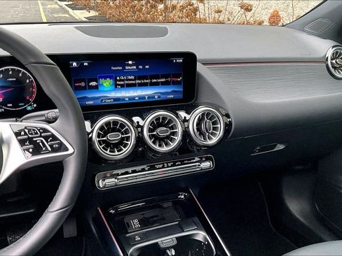 Used 2026 Mercedes-Benz GLA 250 4MATIC image 6