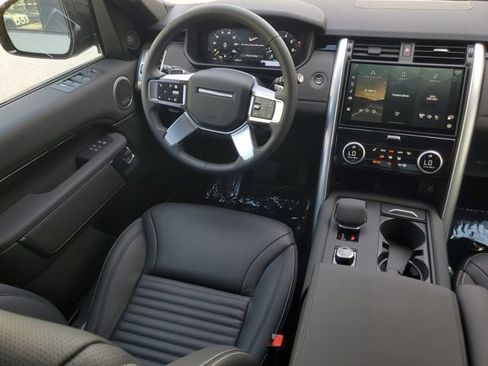 New 2025 Land Rover Discovery S AWD/4WD image 16