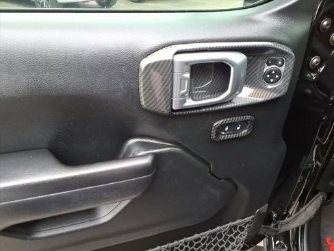 Used 2018 Jeep Wrangler Unlimited Sport S image 18