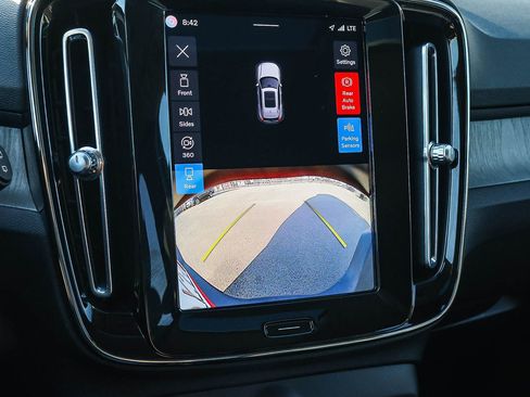 Used 2023 Volvo XC40 B5 Ultimate w/ Protection Package Premier image 38