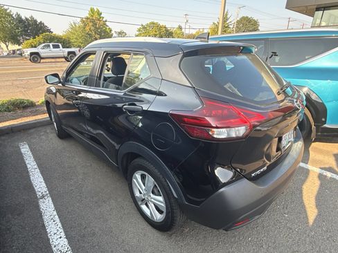 Used 2021 Nissan Kicks S FWD image 4