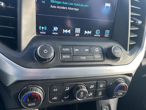 Used 2019 GMC Acadia SLT w/ LPO, Floor Liner Package FWD image 27