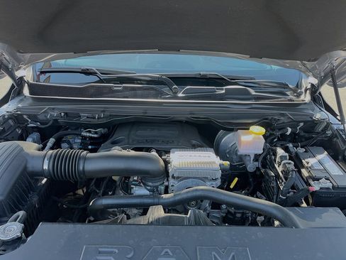 Used 2024 RAM 1500 Laramie RWD image 30