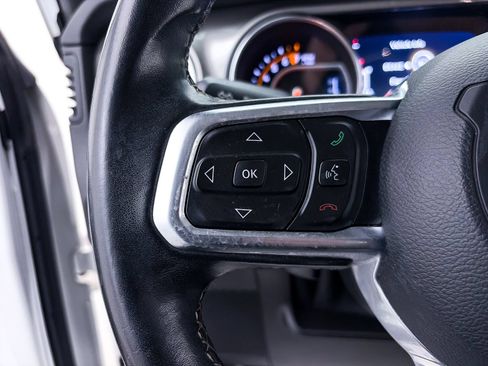 Used 2019 Jeep Wrangler Unlimited Sahara AWD/4WD image 28