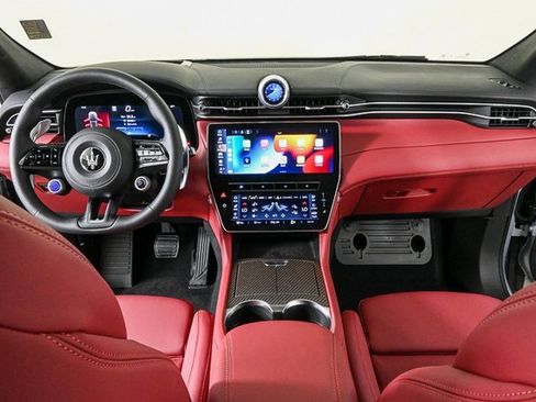 New 2025 Maserati Grecale Folgore image 20