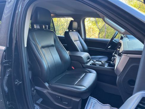 Used 2023 Ford Expedition Max XLT image 35