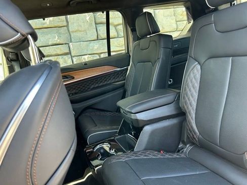 Used 2025 Jeep Grand Cherokee L Summit AWD/4WD image 9