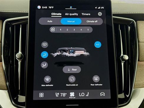 New 2025 Volvo XC90 B6 Plus w/ Protection Package Premier image 16