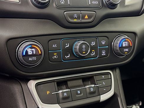 Certified 2022 GMC Terrain SLT w/ Tech Package AWD/4WD image 20