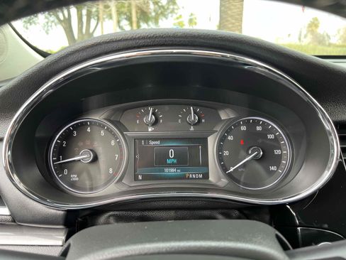 Used 2018 Buick Encore Essence image 25
