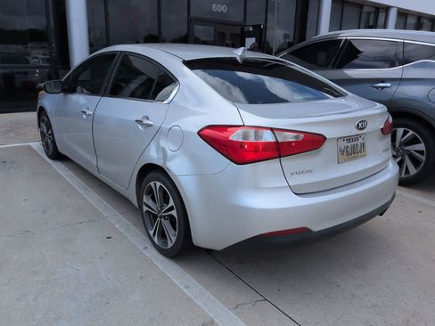Used 2015 Kia Forte EX w/ UVO Package W/17" Alloys FWD image 6