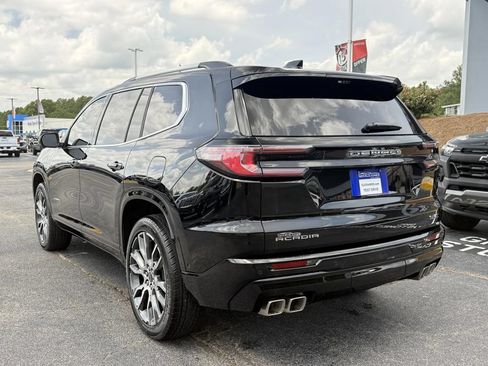 Used 2026 GMC Acadia Denali Ultimate FWD image 6