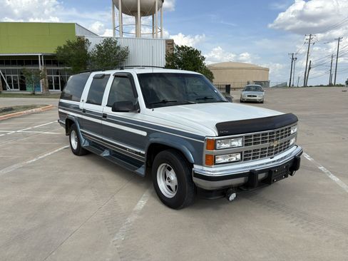 Used 1993 Chevrolet Suburban 2WD image 7