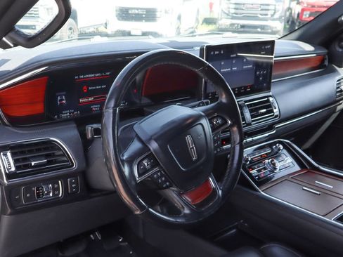 Used 2022 Lincoln Navigator L 4WD image 22
