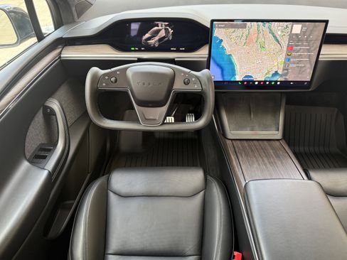 Used 2022 Tesla Model X image 10