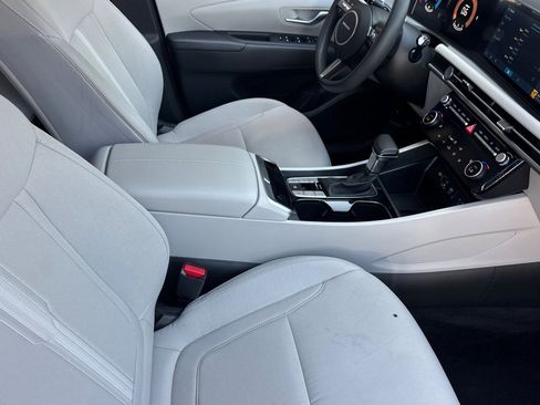 Used 2025 Hyundai Tucson SEL FWD image 16