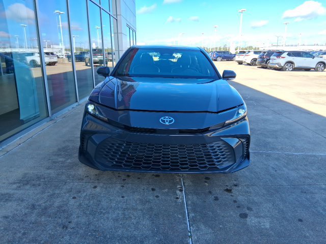 Used 2026 Toyota Camry SE FWD image 3