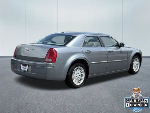 Used 2007 Chrysler 300 RWD image 3