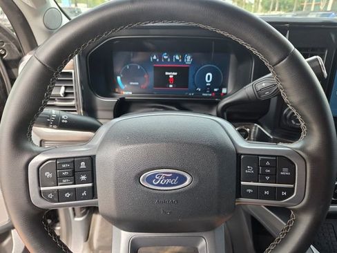 Used 2025 Ford F250 Lariat w/ Lariat Ultimate Package AWD/4WD image 31