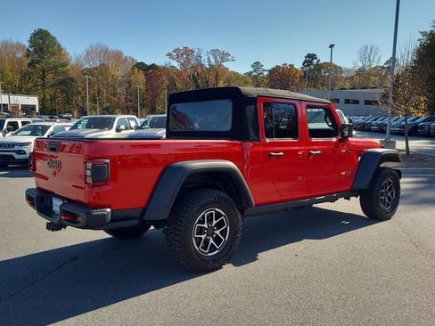 Used 2024 Jeep Gladiator Rubicon w/ Technology Group image 3