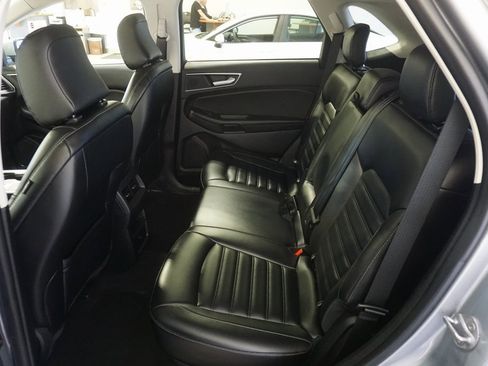 Used 2023 Ford Edge SEL image 19