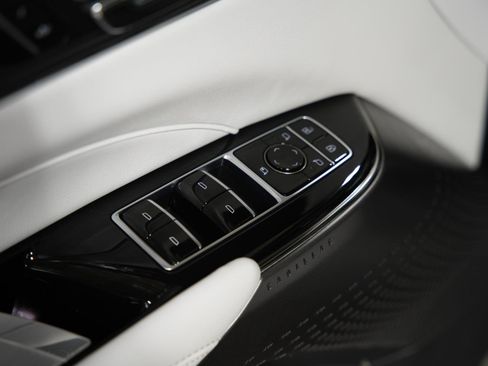 Used 2024 Cadillac Lyriq Luxury AWD/4WD image 30