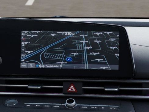 New 2025 Hyundai Elantra SEL image 13