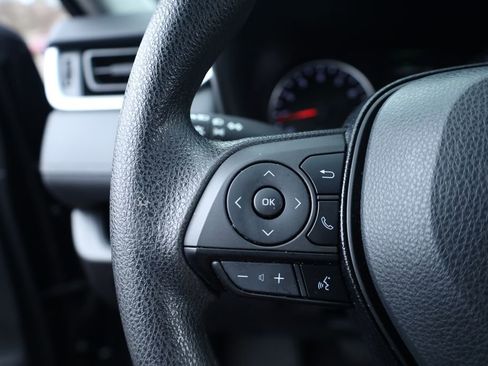 Used 2021 Toyota RAV4 LE image 29