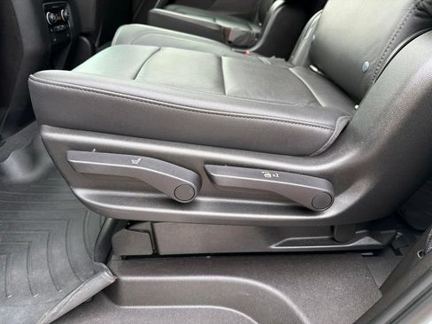 Used 2021 Chevrolet Tahoe Z71 w/ Z71 Off-Road Package AWD/4WD image 35