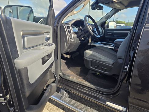 Used 2018 RAM 3500 Big Horn image 11