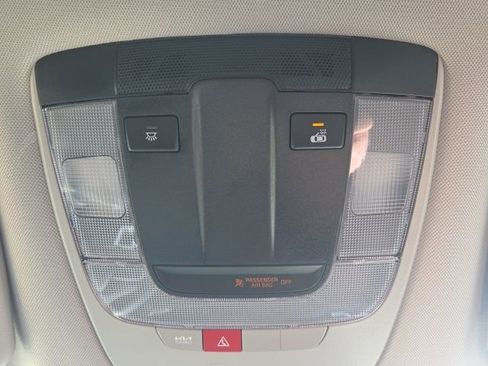 Used 2025 Kia Sportage EX image 29