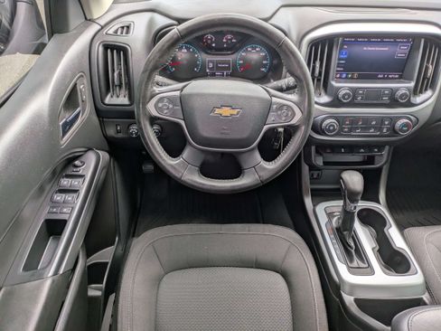 Used 2022 Chevrolet Colorado LT w/ LT Convenience Package AWD/4WD image 13
