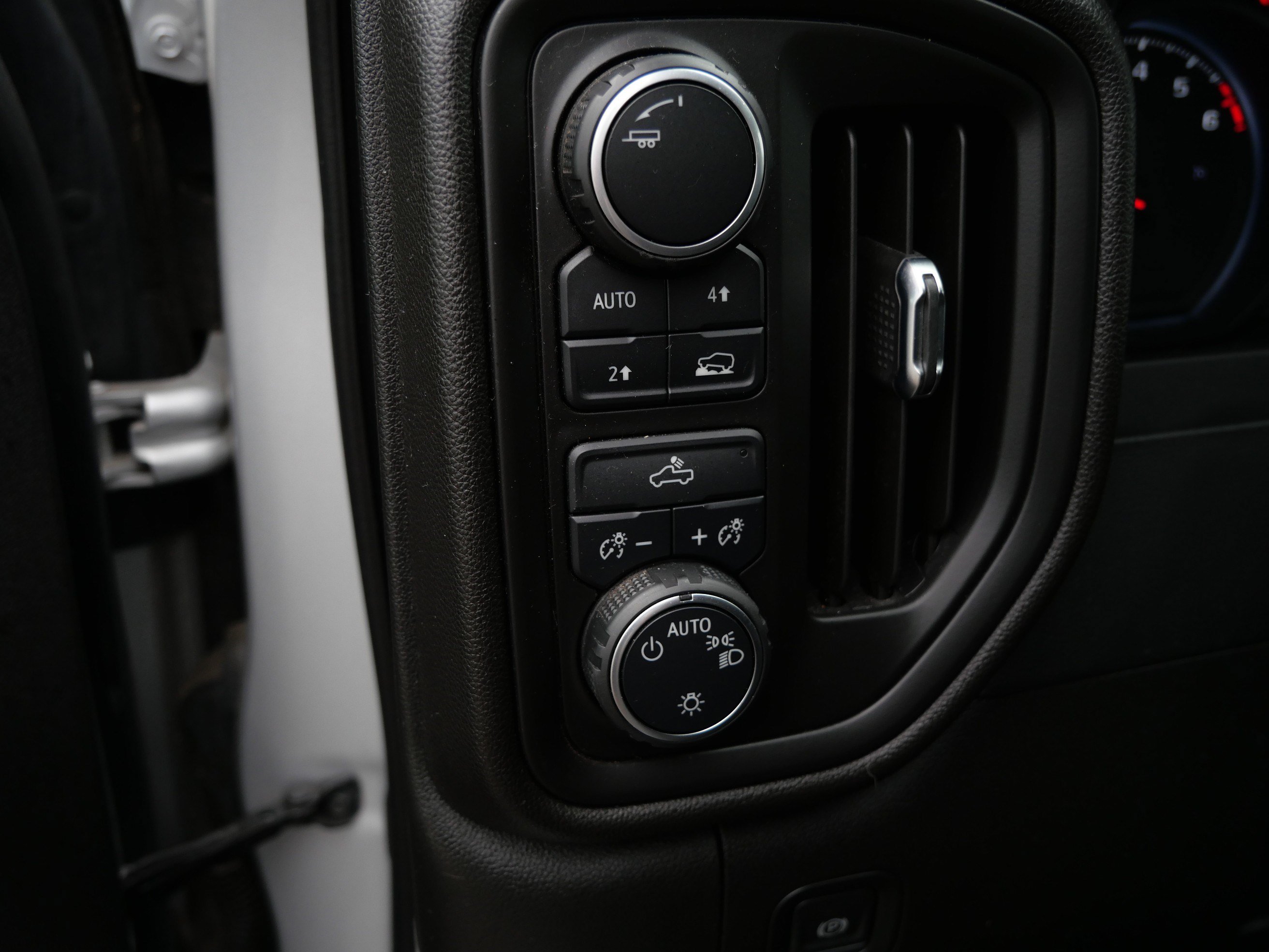 Certified 2021 Chevrolet Silverado 1500 Custom AWD/4WD image 25