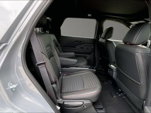 New 2026 Nissan Pathfinder Rock Creek w/ Rock Creek Premium Package AWD/4WD image 9