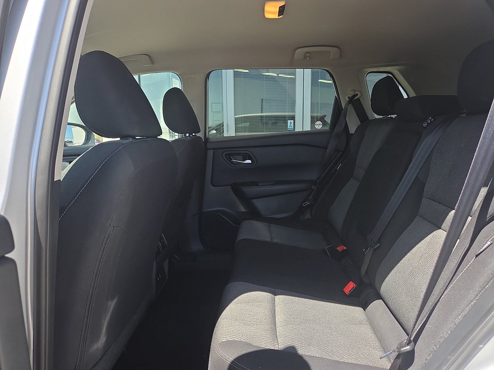 Used 2025 Nissan Rogue SV FWD image 6
