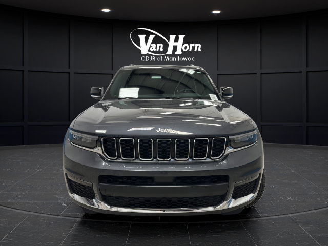 Used 2024 Jeep Grand Cherokee L Limited AWD/4WD image 2