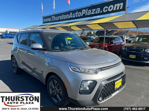 Used 2022 Kia Soul EX image 1